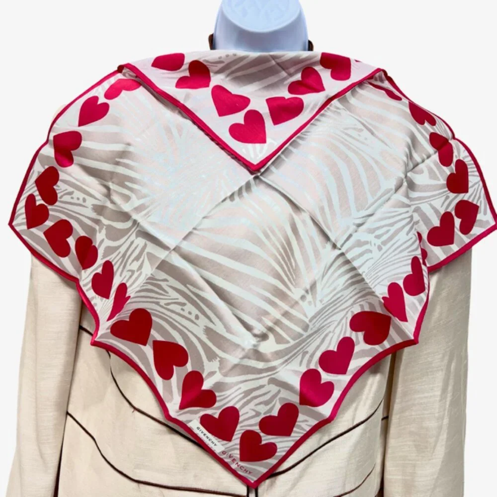 New GivenchyGivenchy Handkerchief // Mini Scarf Cotton 19.5 Beige Red Hearts(93 - Picture 3 of 6